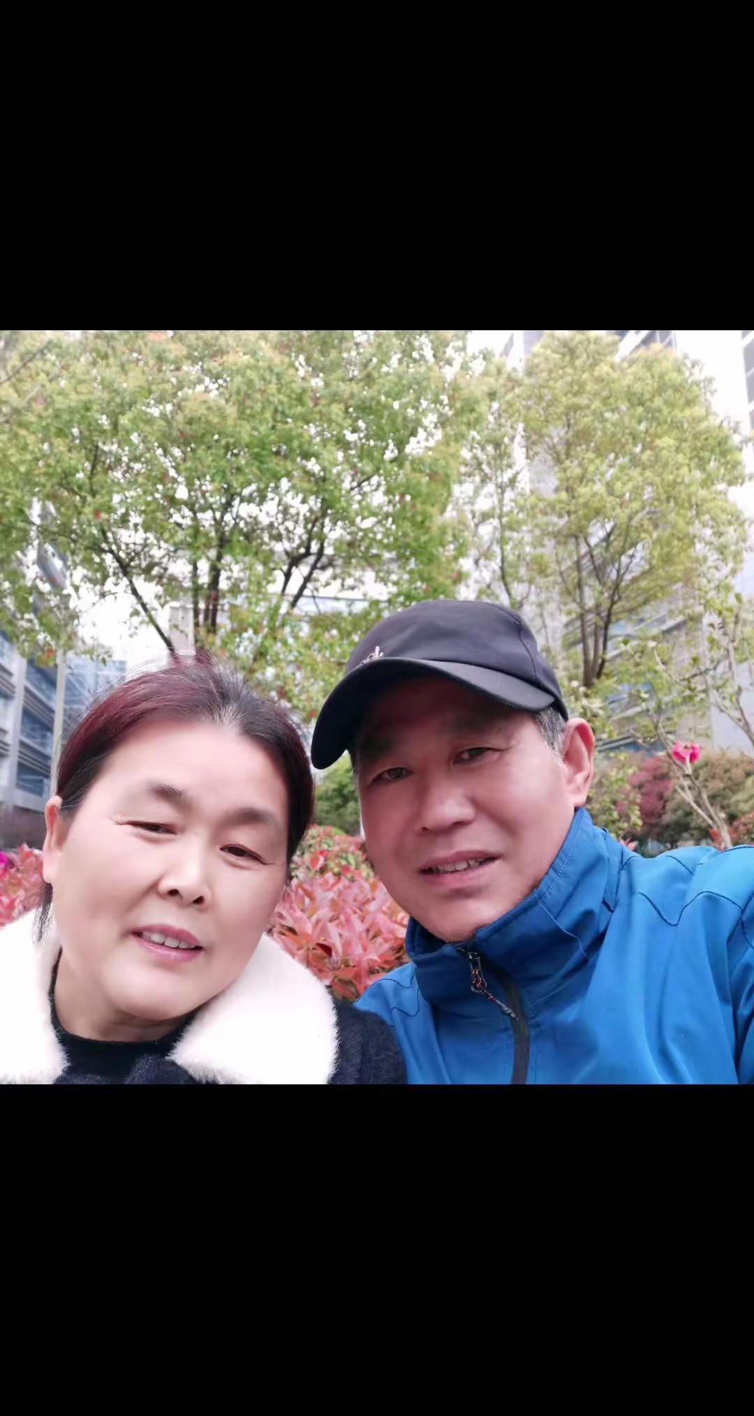 <p>夫妻恩爱 晚年生活 和睦相处就是福 陪伴是最大的幸福 <!--{...