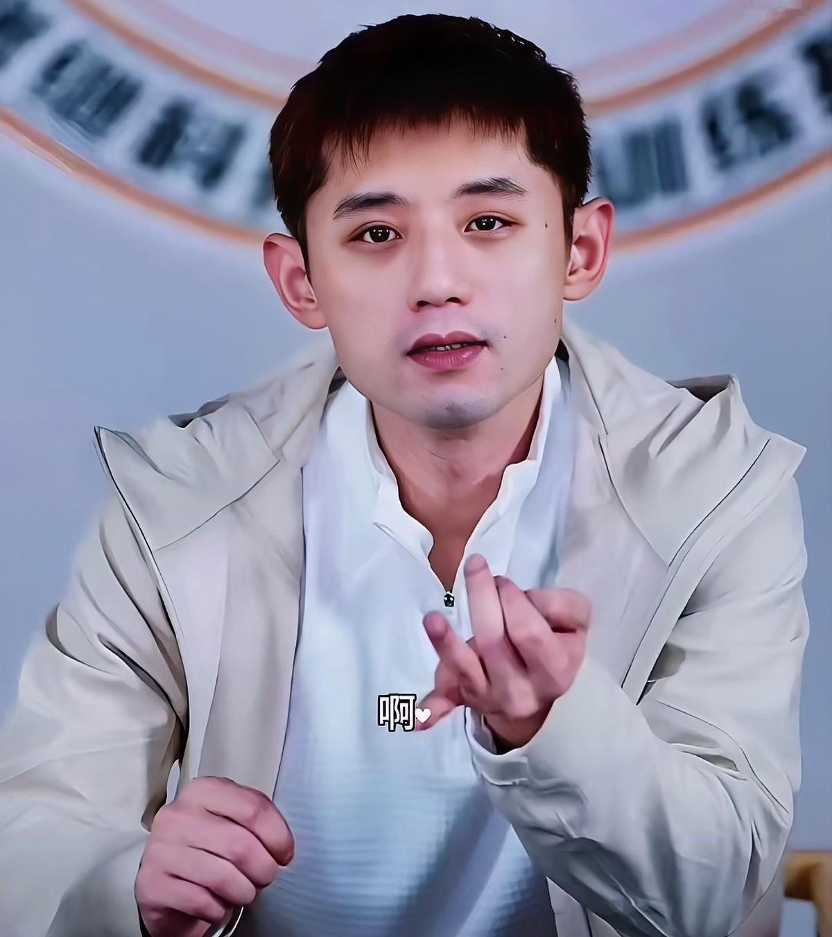 刘丁硕在直播间把张继科的微信删了。他原话是：“微信我都删了，留着干嘛去？给我发一条，我怎么办？你没法回啊。”这话说得够直白，删人不是目的，是先把退路堵死。一个28岁刚退国家队的人，对着镜头说自己不虚，面对面硬刚。
张继科那边没接这个茬。他开播，全程不提名字，只说了一句：“我就不点你名了，哥们儿，给你