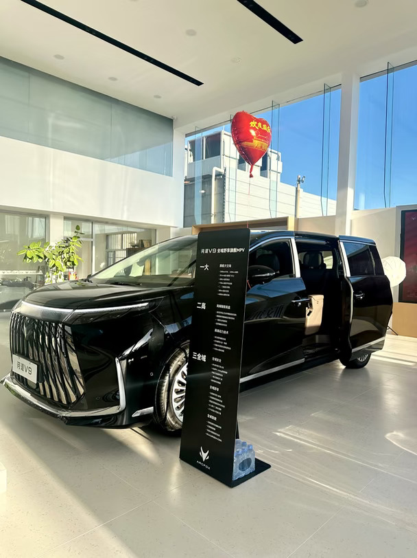全家出行不妥协的MPV✅极狐问道V9