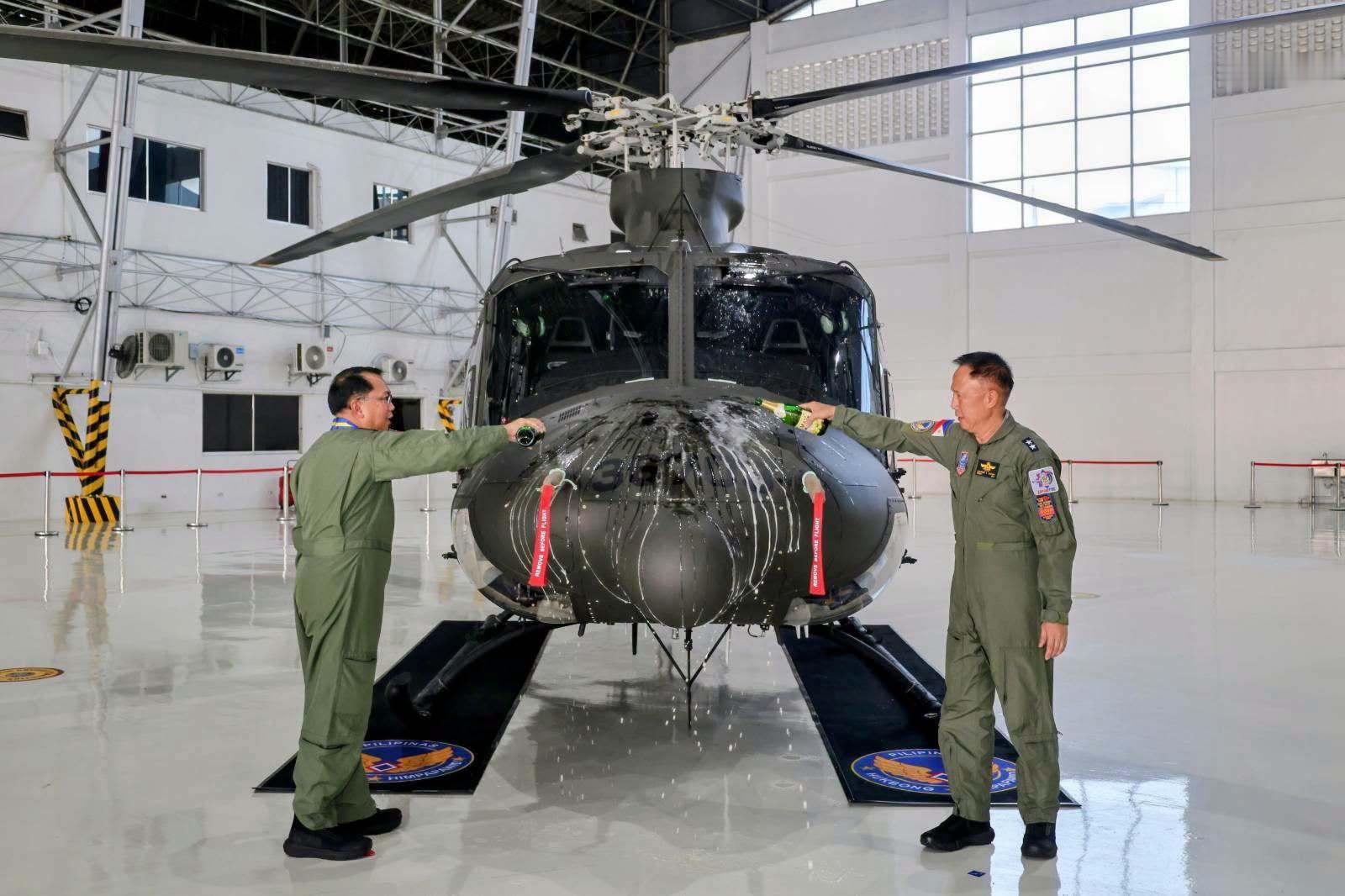菲律宾空军斯巴鲁-贝尔412EPX（UH-2）不雅照片流出（ ​