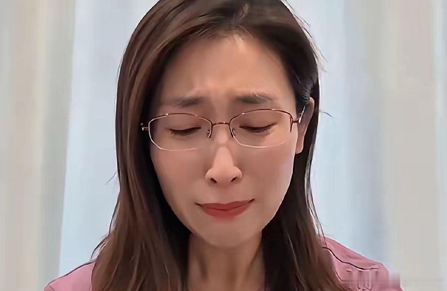 #罗爷说法##罗爷睿评##v光计划# 朱女士不怕离婚，怕的是法律对婚外情束手无策！婚外胚胎案撕开一个残酷现实：破坏家庭者逍遥，受害者维权无门！增设《破坏婚姻家庭罪》，是法治补齐短板的必然！婚外情不是私事，是对婚姻契约的践踏，对公序良俗的挑衅！法律若不亮剑，歪风只会更盛！严惩插足者，守护家 ​
