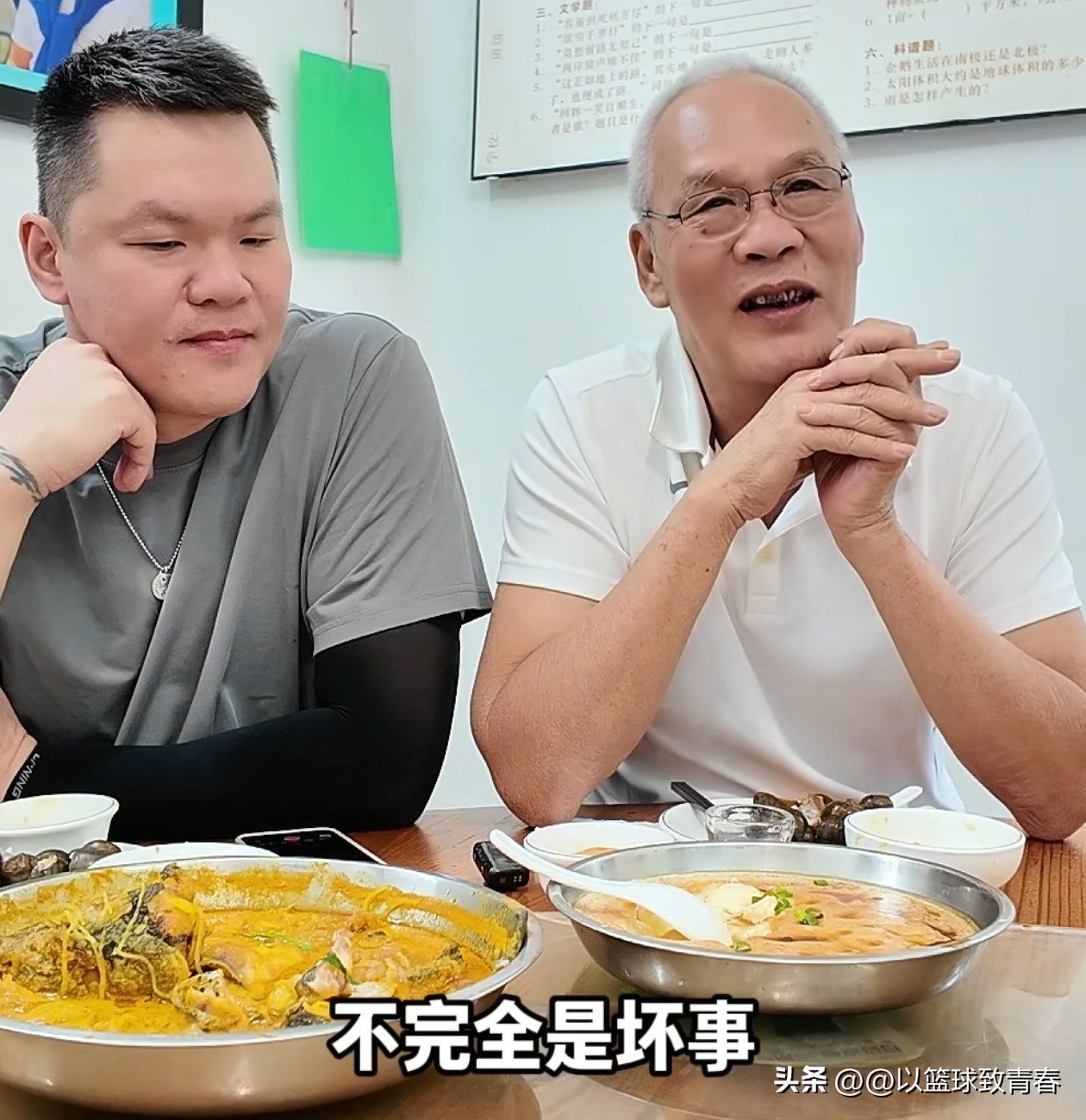 父子情深！朱应民谈:儿子朱芳雨卸任广东宏远总经理:

据了解，朱芳雨父亲全名(朱应民)，籍贯:广东兴宁，长期定居于广西柳州，身高:1米93，年龄70岁左右，早年期间是柳州体委篮球队中锋，是当地业余的非常出名的篮球好手，职业:柳州市交警支队教导员。

随着宏远官宣朱芳雨辞去俱乐部总经理一职，升为球队历