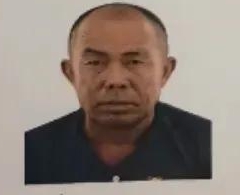 紧急扩散！

山西保德县发生刑案，警方悬赏最高5万征集线索。

大伙帮忙留意这个人！

警方消息：保德县发生一起刑事案件，有个50岁的男人行凶后跑了，警察正在到处抓他，现在悬赏最高5万块钱找线索。

这个人叫金全旺，50岁，光头，个子不算高。逃跑的时候穿的是黑色半袖、浅蓝色牛仔裤、灰色运动鞋。大伙儿