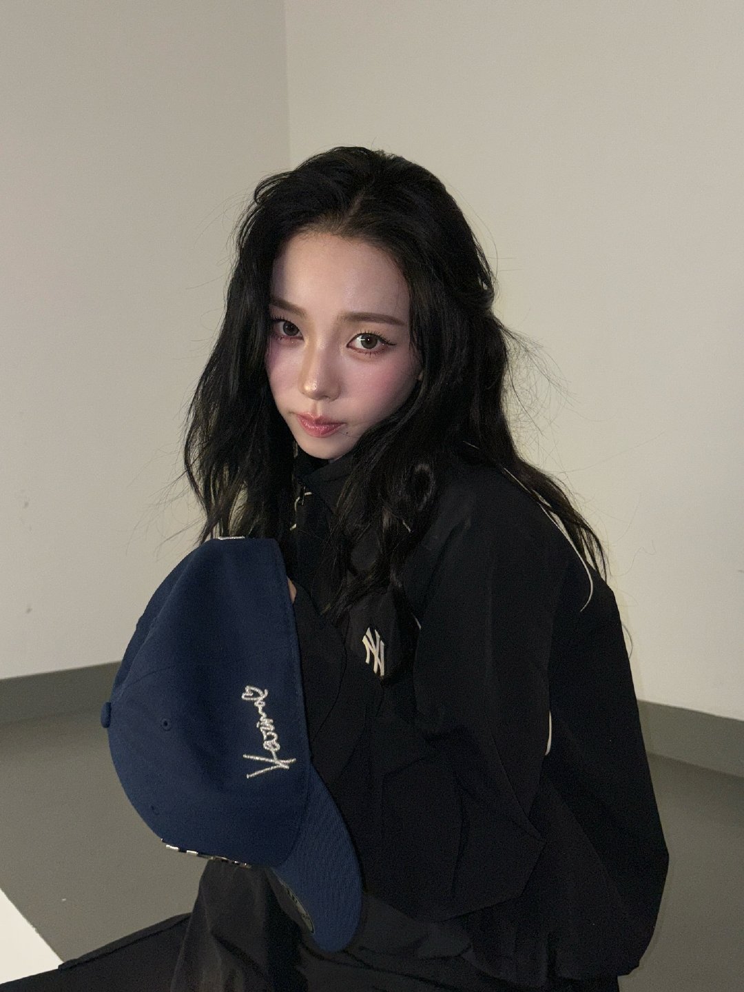 #柳智敏# 250828
-katarinabluu 𝐢𝐧𝐬更新

🖤 ​
