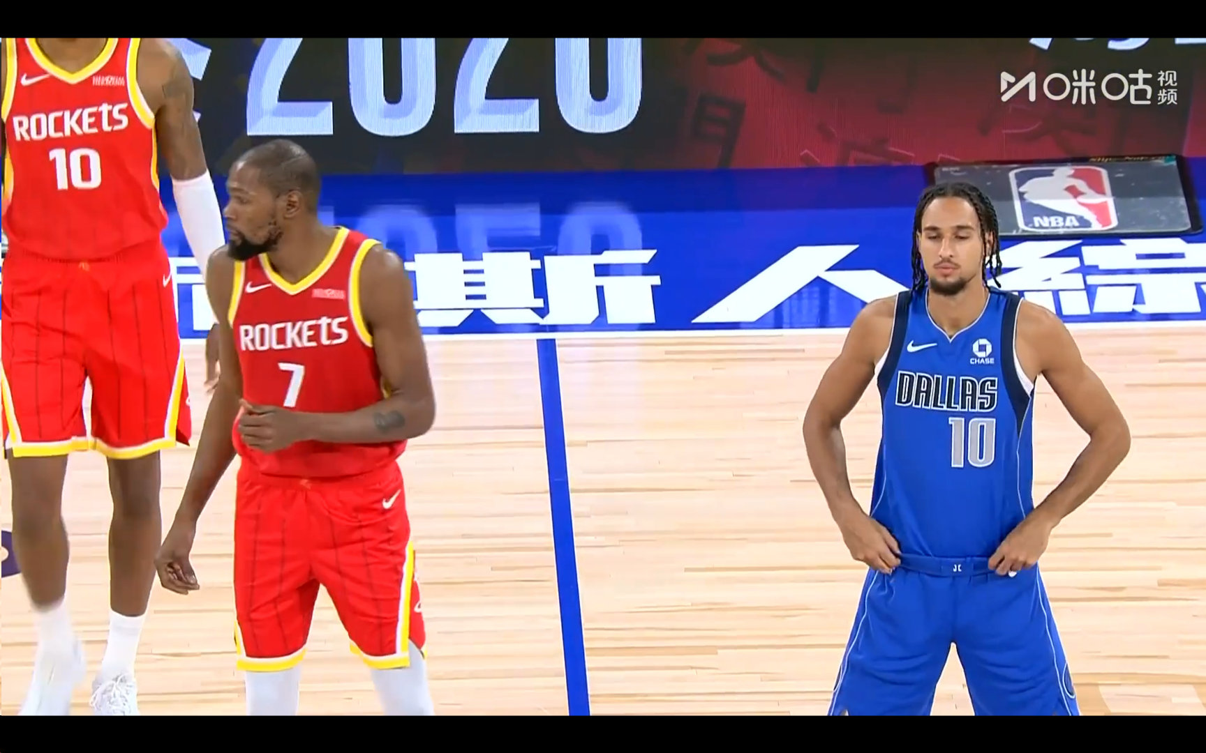 2026年NBA中国赛已于今晚（10月9日）在澳门威尼斯人综艺馆正式打响，由杜兰特领衔的休斯顿火箭对阵欧文率领的达拉斯独行侠，这是NBA连续第二年将季前赛落户澳门。  一、赛事核心信息- 对阵双方：休