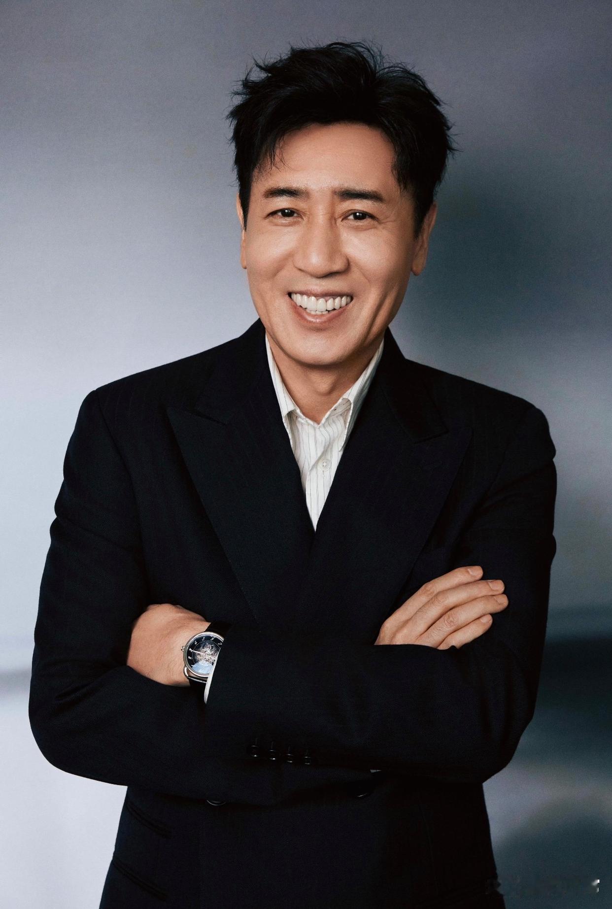 1. 于和伟目前不少剧集都是主演兼任监制，主演、监制双向拿酬劳，这种模式在业内已经比较普遍。

2. 杨幂、白宇有机会搭档年代创业剧《大醉凯旋》，导演为林妍，网传项目预计11月开机。

3. 古装剧《豹隐南山》网传演员阵容：龚俊、宋轶、叶祖新、王佳怡、陈意涵，导演柏杉，编剧王大为。

4. 鹿晗接触 ​