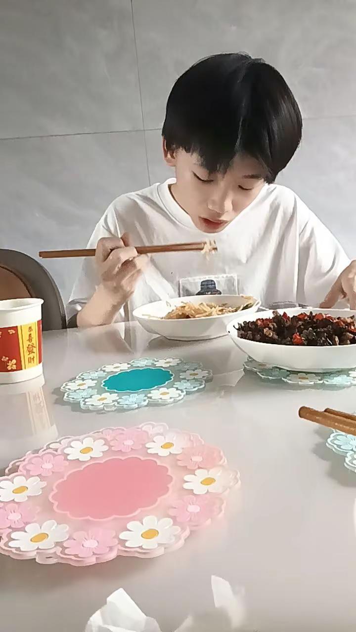 偷拍一个🥰