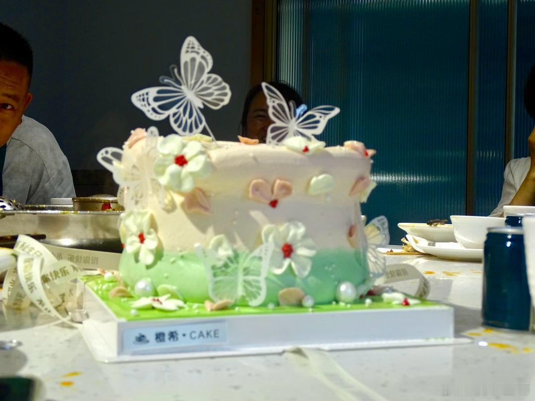 最应该申请专利的是索尼的显示屏
完全照骗。 ​