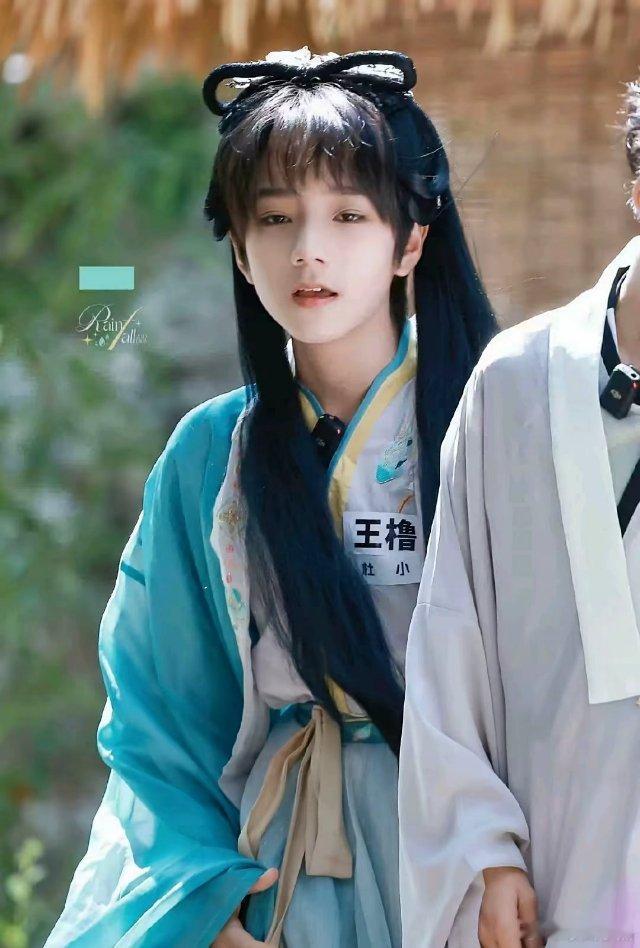 [超话]wlj 四代唯一门面主唱  听别人说你是桑塔纳所以呢所以呢所以...