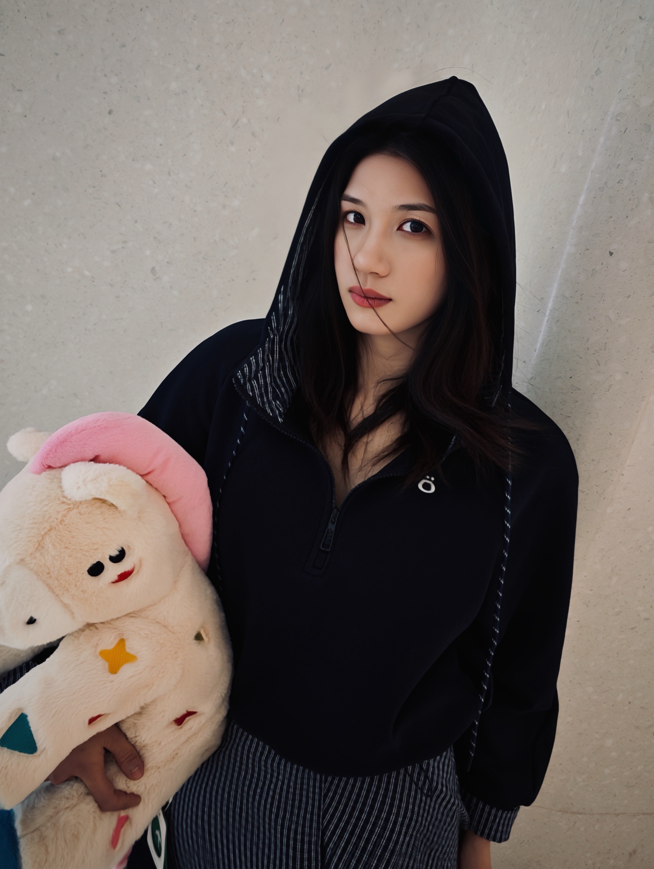 别天天喊我出去玩了 我是卖衣服的 不是坐大哥腿上的 来钱没那么快.