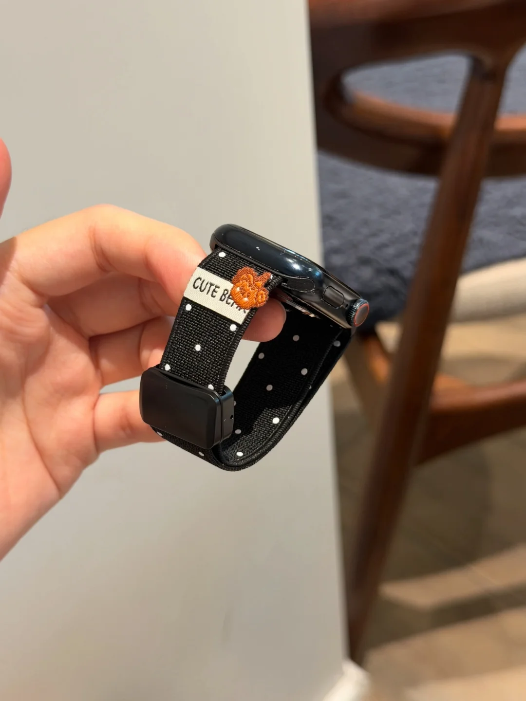 黑色波点小熊🧸AppleWatch 秋天戴这个就ok！