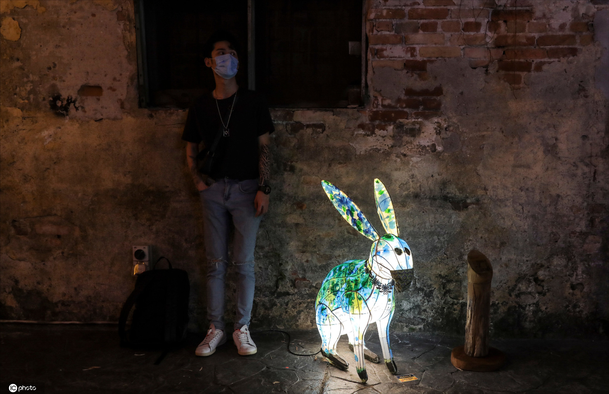 馬來西亞慶祝中秋 街頭巨型兔子燈吸睛-圖5