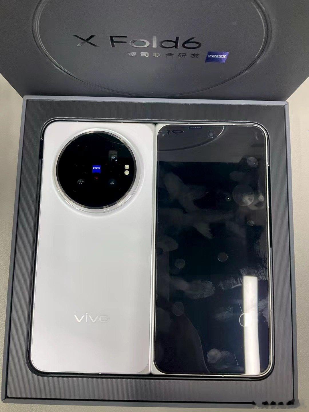 VIVO XFold6 12+256G 白
电池效率100 成色98新 在保27/08/15
6550 ​