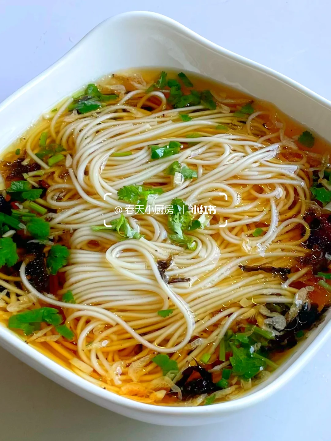 5分钟快手酸汤面，鲜酸开胃连汤都喝光光‼️