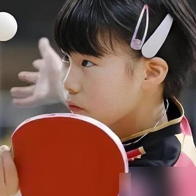 日本乒协直接让张本美和跟她亲哥张本智和搭混双了。
原因特简单，之前跟松岛辉空配，打法犯冲，怎么磨都磨不到一块去。混双半决赛1比3输给韩国组合，松岛那边干脆撂挑子，说要去冲男单世界第一。
日本乒协转头就把张本智和塞进来了，亲兄妹上阵，直指洛杉矶奥运会。张本美和现在女单世界第三，女双跟早希娜排世界第
