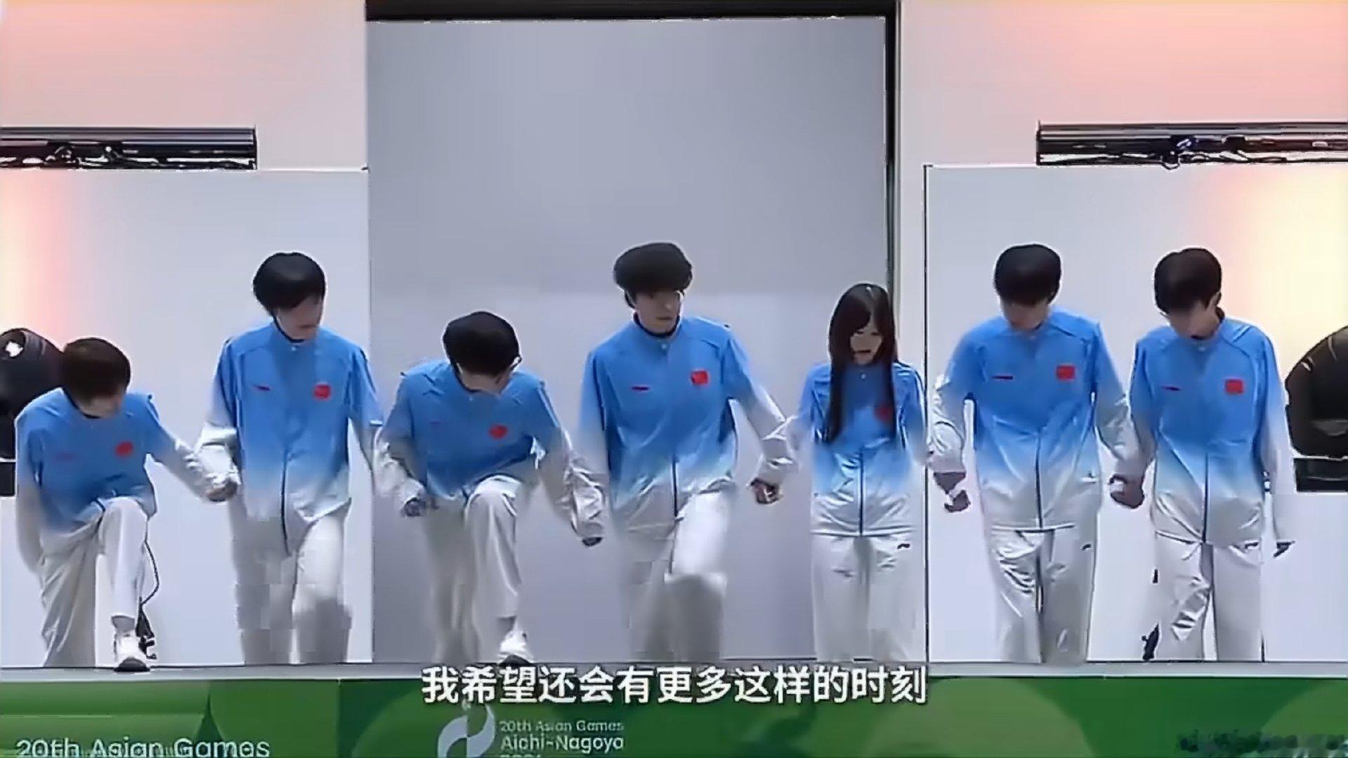 新华社采访桃晚安：（亚运会金牌）是人生中非常幸福的时刻，希望还会有更多这样的时刻。#济南市体育局祝贺桃晚安##第五人格赛事[超话]# ​