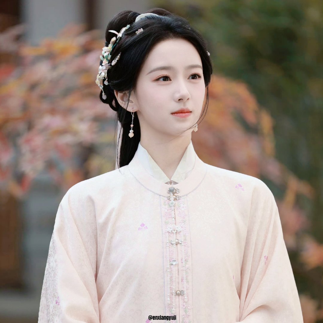 萌萌的17小姐～
  #包上恩任瑶期# ​ ​