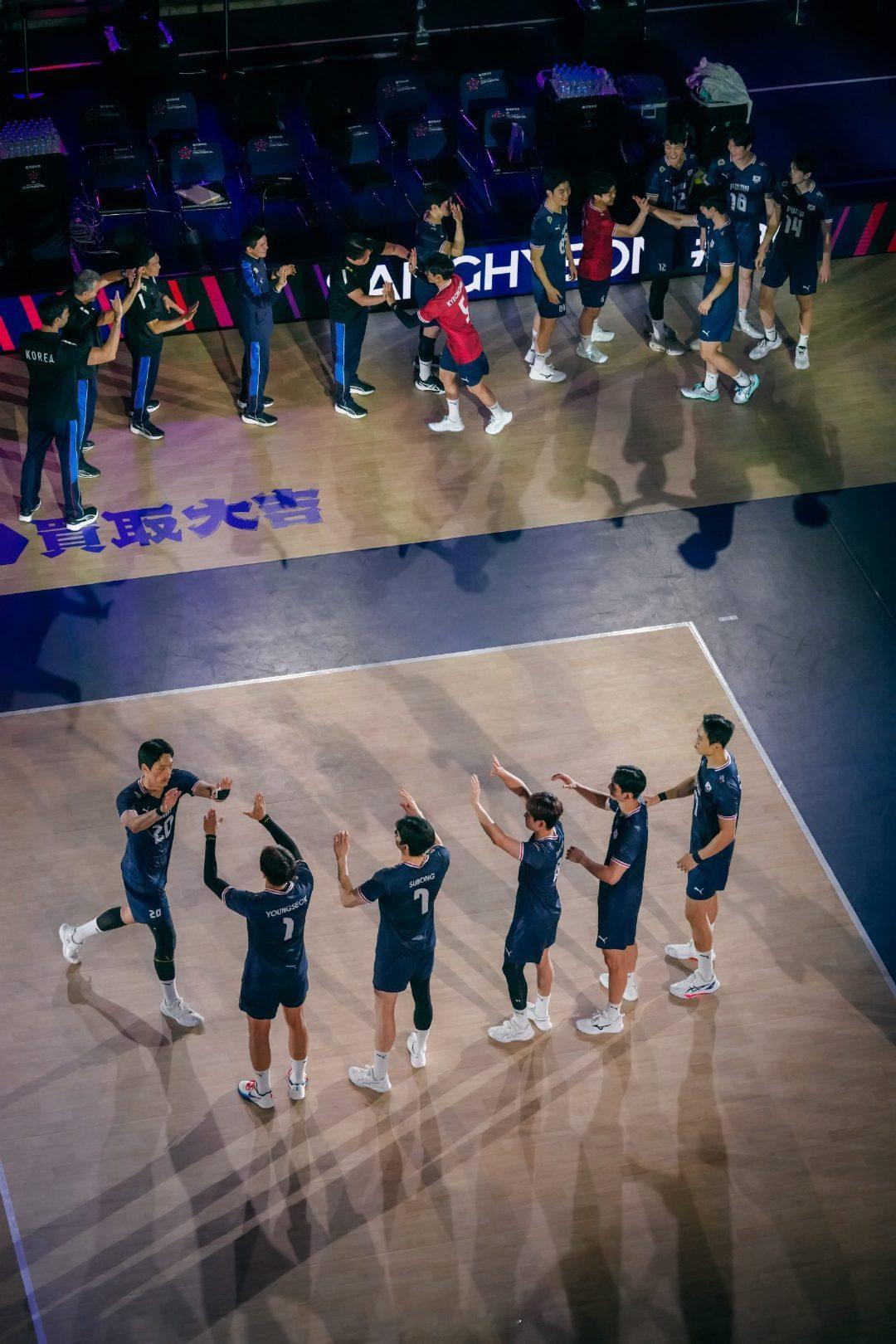 #2026男排亚锦赛# 日本男排3比0韩国男排，25比13、25比11、25比14，比赛一边倒的有点惨，日本男排将和伊朗男排争夺冠军，希望韩国队赶快调整，明天在季军赛中战胜澳大利亚！#中国男排##中国男排[超话]# ​