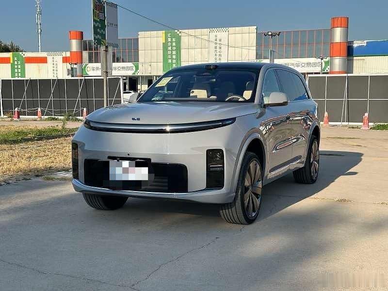 《车型》2026款 理想L9 Livis（津A）
《官价》50.98万
《上牌》2026年9月
《排量》1.5T增程
《里程》0.1万公里
价格47万多 ​