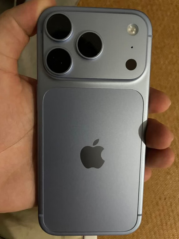 银色iPhone18 Pro，泼点冷水