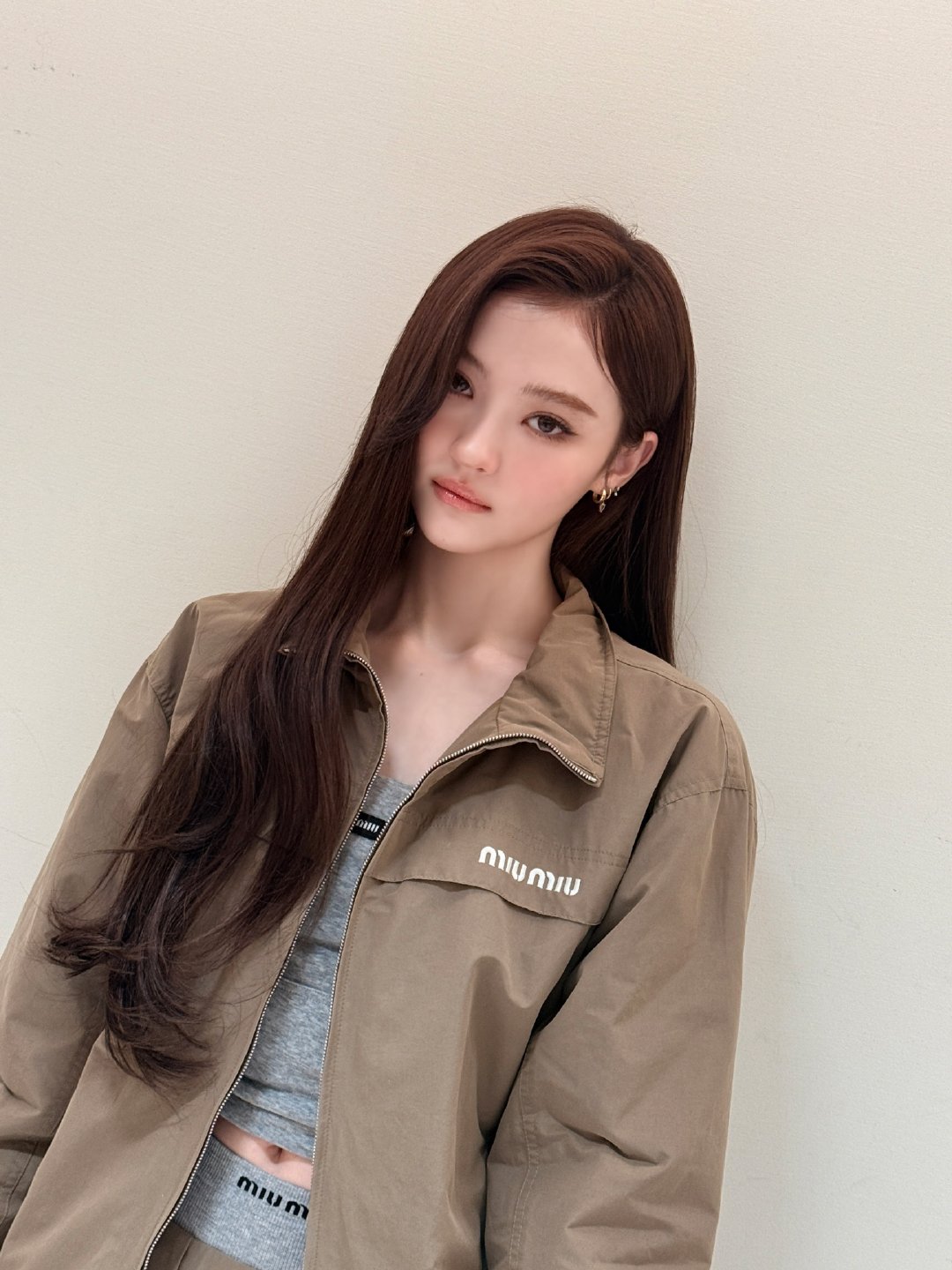 ella这个发型适合她 ​