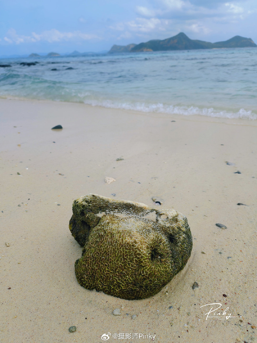 #定格旅途光影##一路出片# 咸润的海风裹挟着飞溅的浪花，街头喧闹的市井烟火扑面而来，热烈鲜活的片段交织在一起，拼凑出芭提雅完整而鲜活的夏日记忆。

📍Pattaya,Thailand
📸 vivo X200 Pro mini

#微博旅行ING##微博影像年# ​