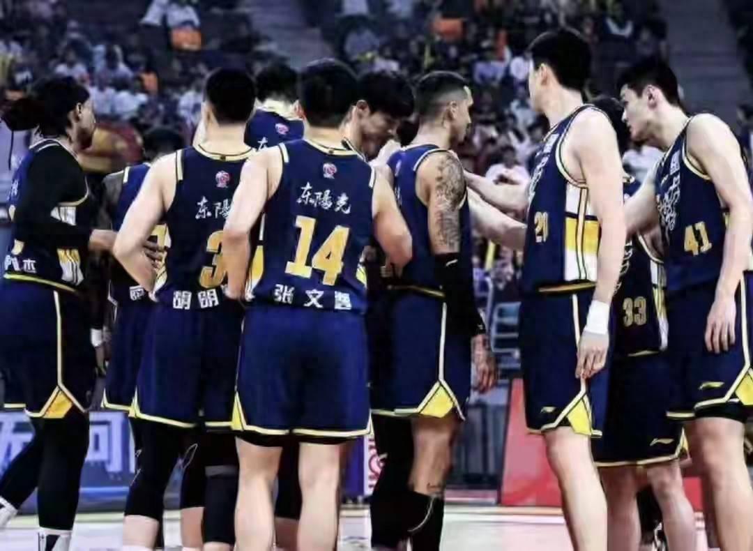 季后赛首战爆冷，广东男篮遭遇开门黑