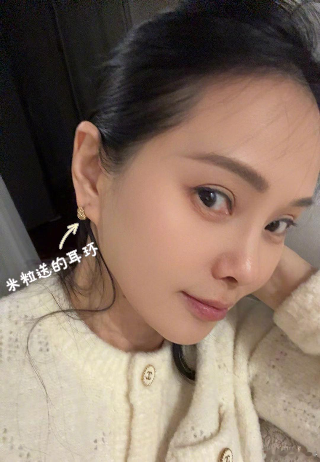 伊能静和她儿子的面相都长的差，没有福气 ​