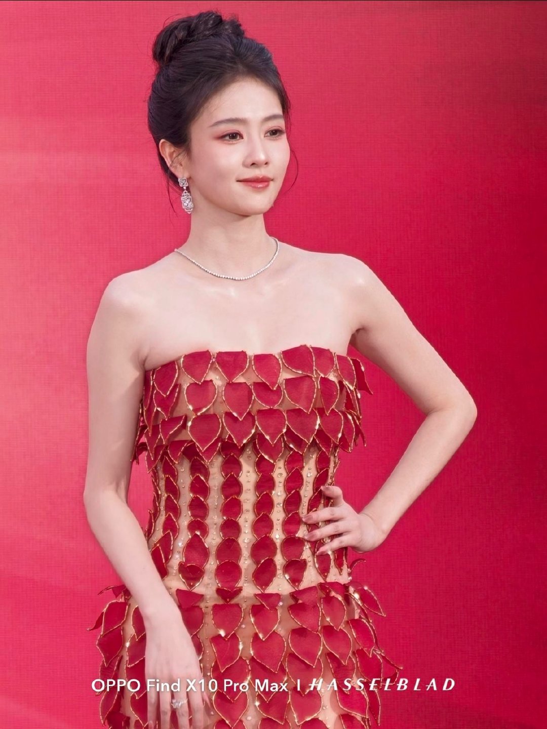 时尚芭莎红毯，OPPO find x10系列原相机直出，你们觉得谁好看？ ​