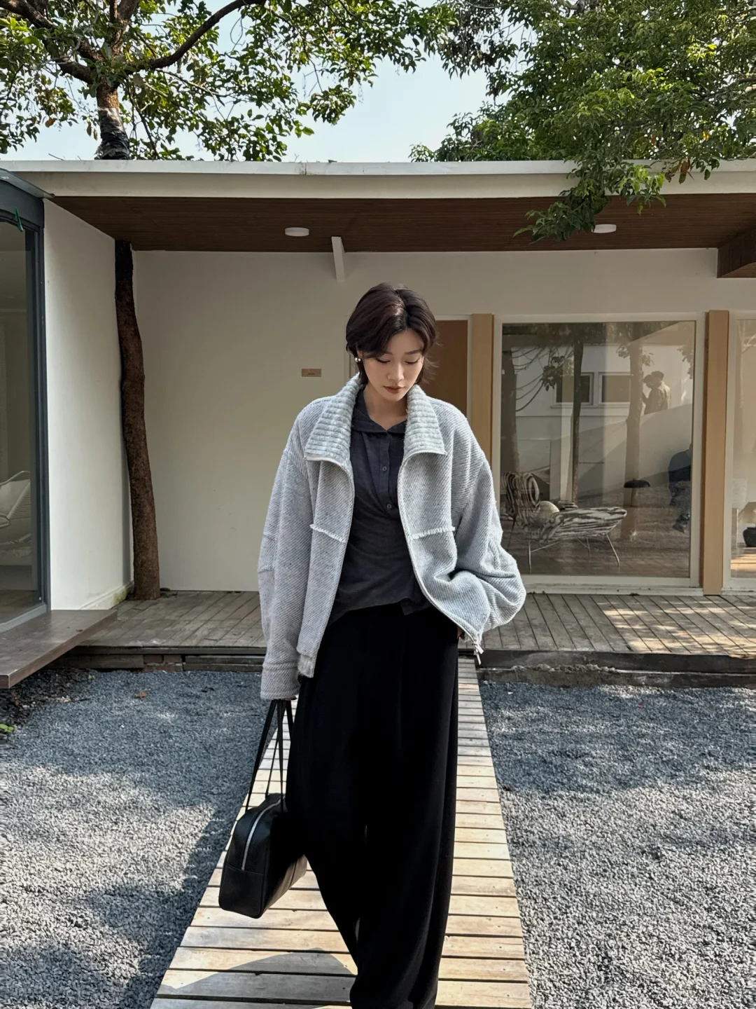 今日庭院里的松弛通勤look