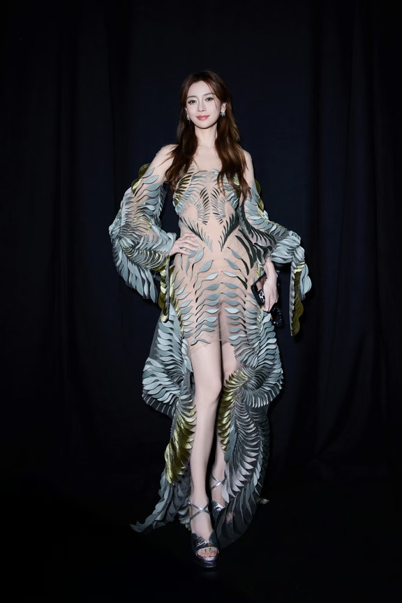 风格明显3D打印高定—iris van Herpen（4）
