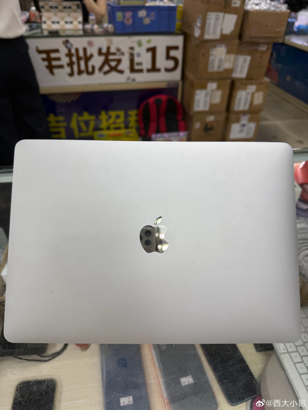 2019款苹果MacBook Air 13.3英寸 视网膜屏  i5八代处理器 定制16G运行 定制512固态 原装98新 金属超薄机身银色，2480 ​
