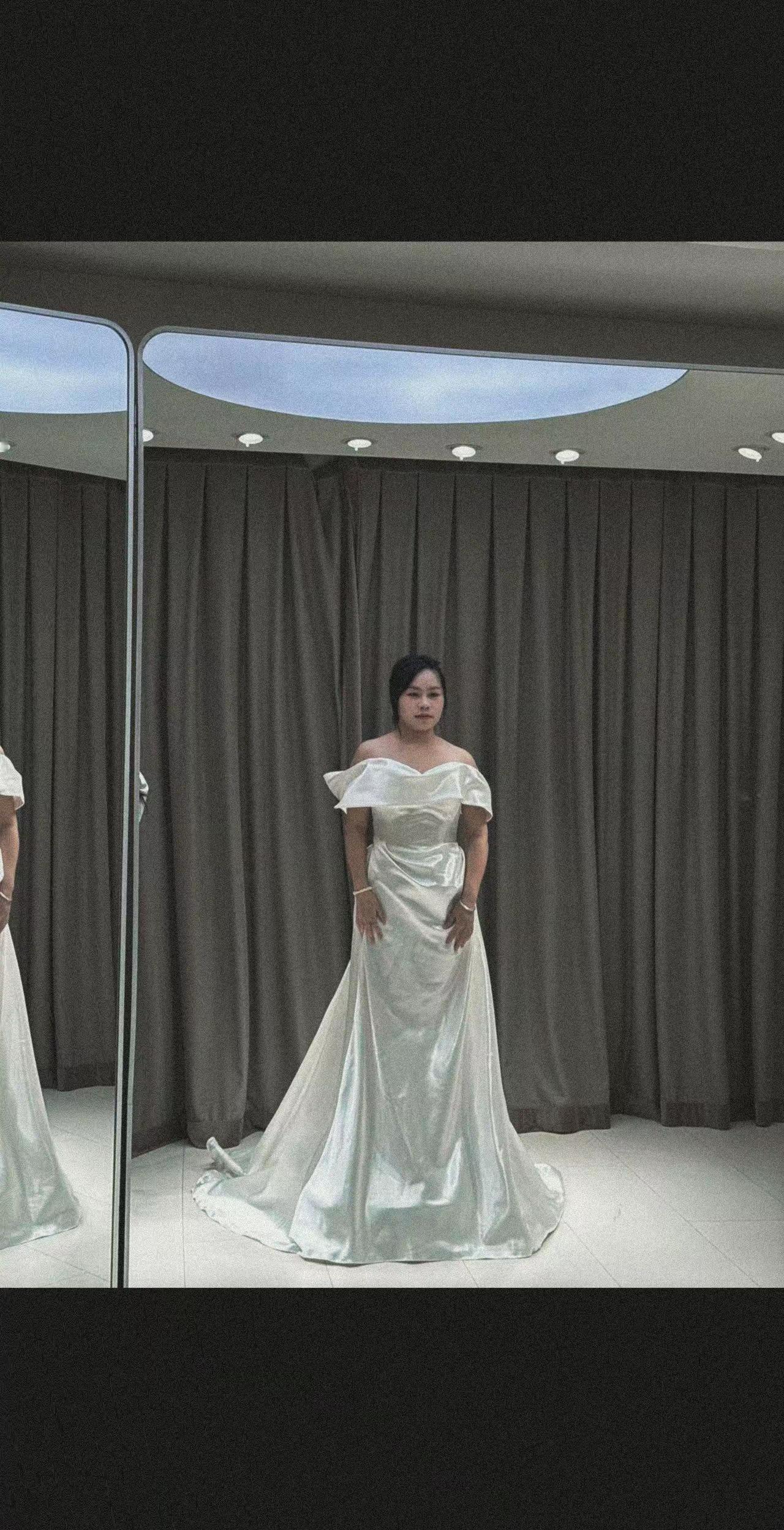 一袭白裙，优雅如诗。✨每个转身都是风景。