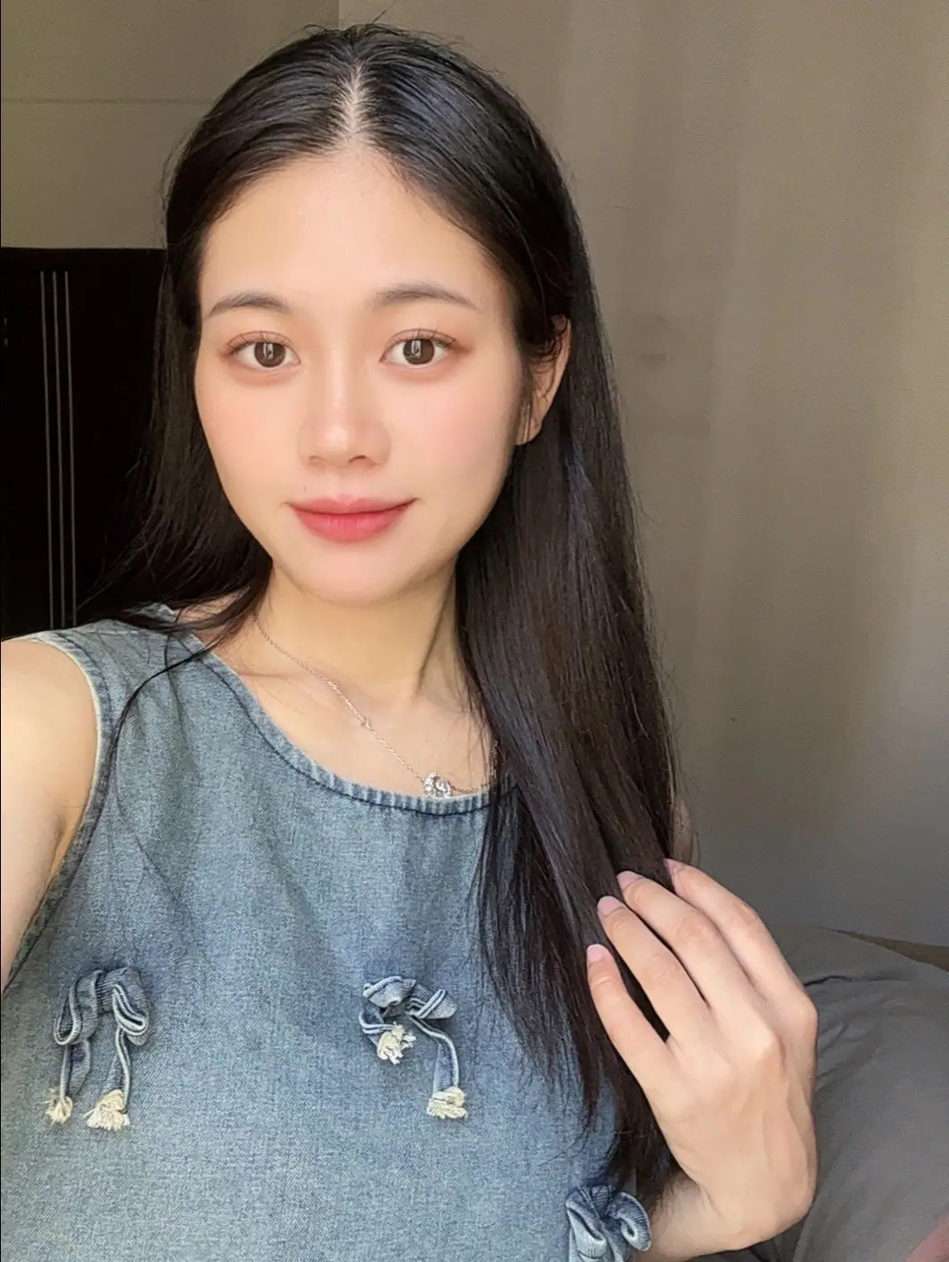 <p>微笑女孩 甜美女孩 <!--{img:0}--><!--{img...