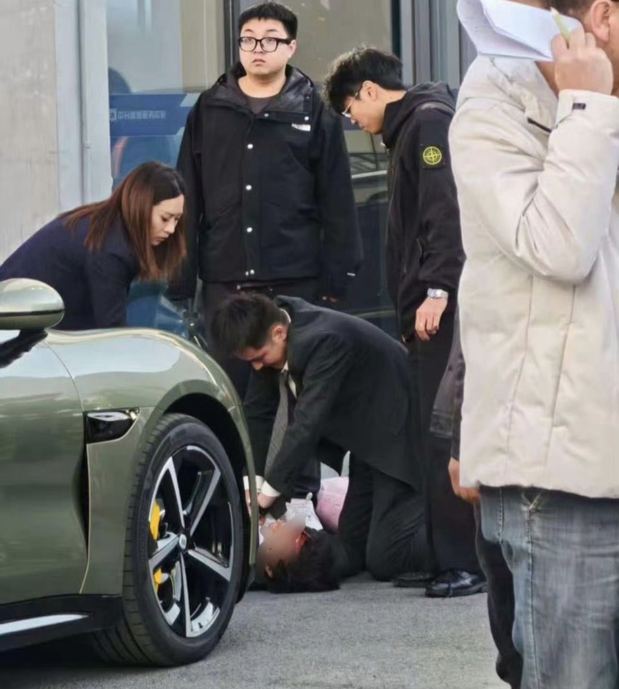 新车变“夺命车”！小米交付中心车祸真相太扎心 本该是喜迎新车的喜悦时刻...