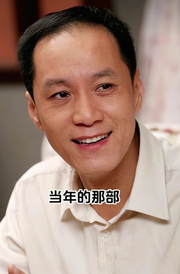 冯远征道出行业困境！小个子青年演员难寻觅，暴露影视圈通病
冯远征苦恼招不到小个子青年演员。
作为北京人艺的实力派演员、专业授课老师，冯远征深耕影视行业多年，阅人无数，对演员选拔有着极为专业的眼光。可如今他却频频感慨，挑选青年演员陷入了极大困境。
他在课堂上无奈吐露心声：“现在的年轻演员，个个身形高挑