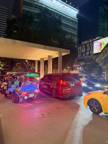 在新马泰偏地的埃尔法，堪比与藏区的路巡和霸道。