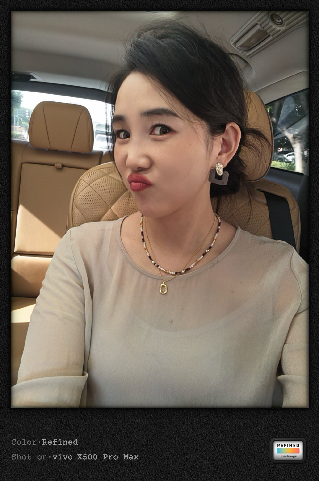 今天是都市精英女白领人设[酷]
你们看我精不精英？！！！ ​