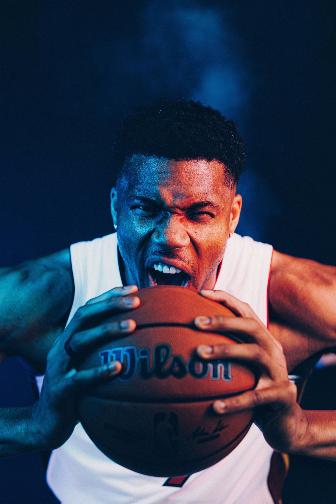 Giannis Antetokounmpo

#字母哥##nba# ​