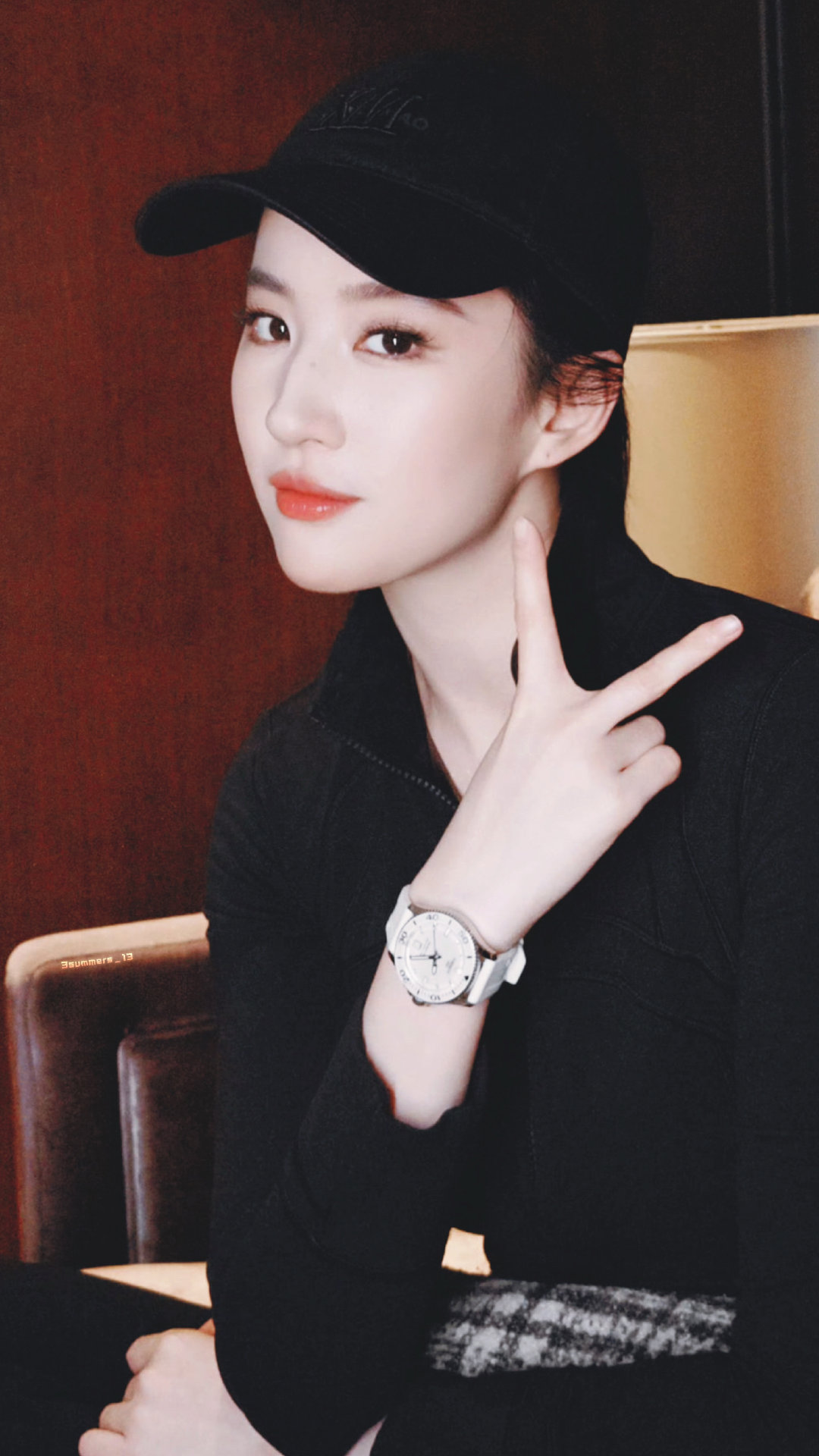 今日份酷girl！all black真的太酷了[期待][期待] 
提前生日快乐[么么哒] 

#刘亦菲# ✨#刘亦菲825生日快乐# ​
