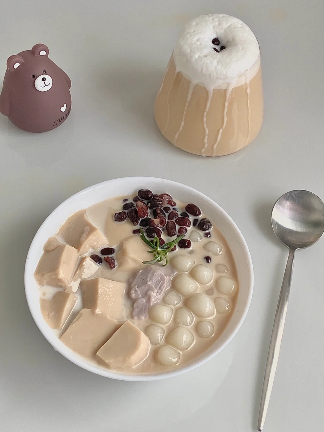 ☀️周末的下午茶｜芋泥白玉丸子搭配奶茶😋