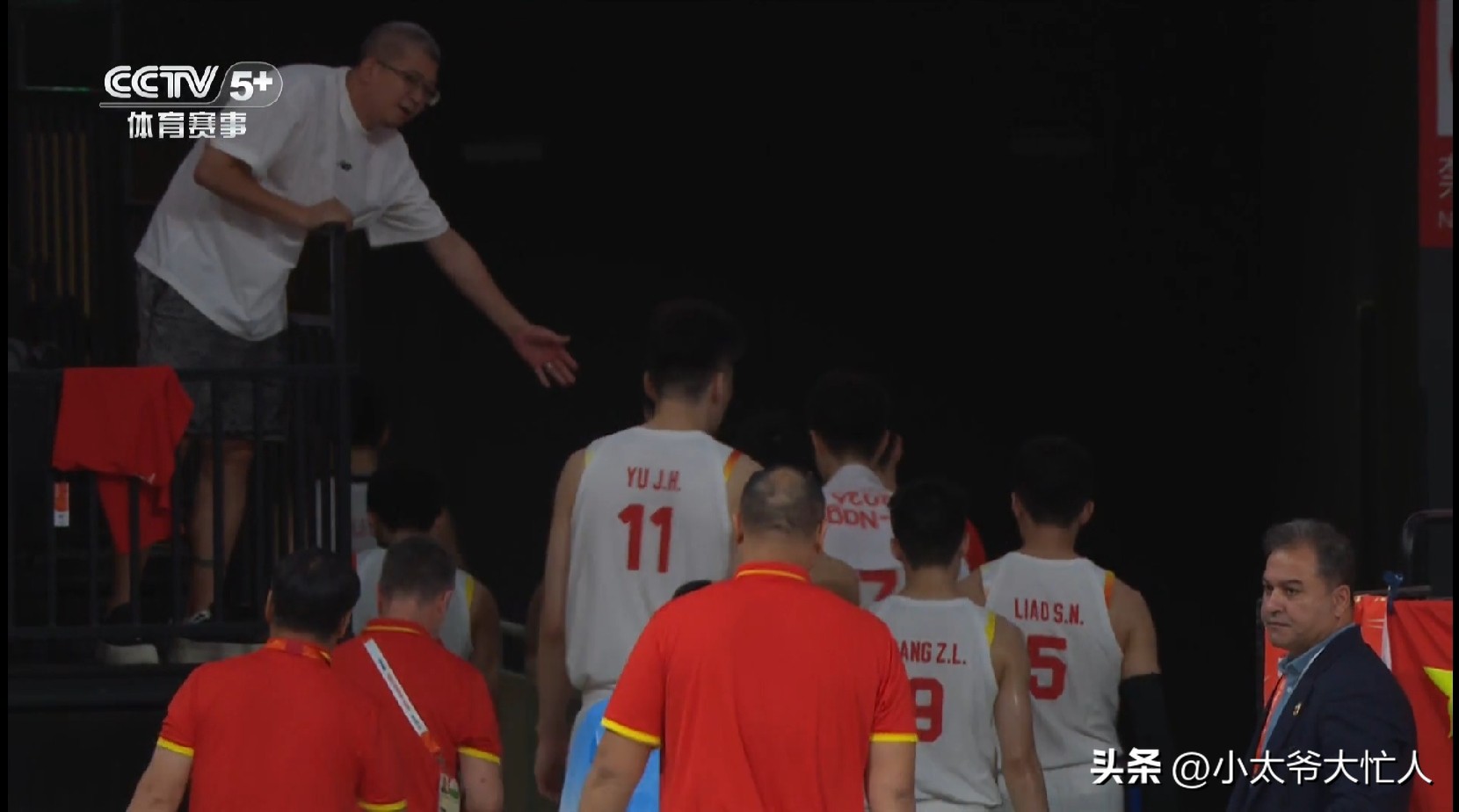恭喜中国男篮喜获亚运会殿军，输伊朗也在情理之中。虽然中国男篮重返亚洲霸主的目标没能实现，但是让我们认清以后卫为核心的打法走不远。
内线高效，外线拉胯是目前中国男篮最显著的特征。别说庞峥麟得22分独木难支，而他在场的正负值是-3，整个亚运周期命中率全队倒数第二，仅高于王俊杰。这说明只是庞峥麟在场，中国