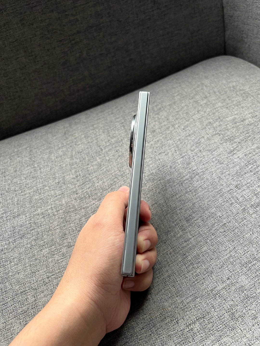 OPPO Find N6 16+512G 原钛，屏幕完美，中框小磕碰掉漆，带盒子配件，电池效率100，带1299的1年碎屏保（内外屏各保一次）全国联保至2027-04-10，7999 ​