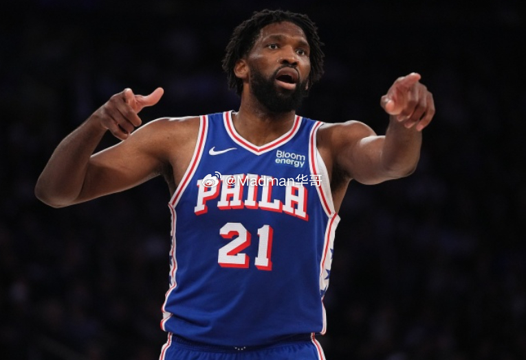 NBA常规赛，76人127-116击败雄鹿，取得开季三连胜。赛后，76人球员波普接受了媒体采访。谈到与恩比德搭档的初步感受，以及恩比德为外线队友创造机会的能力。

波普说道：“和他一起打球的感觉非常棒。他一直在强调自己想要做的事情，那就是找到队友，找到处于空位的球员，并且愿意主动分享球。恩比德无 ​