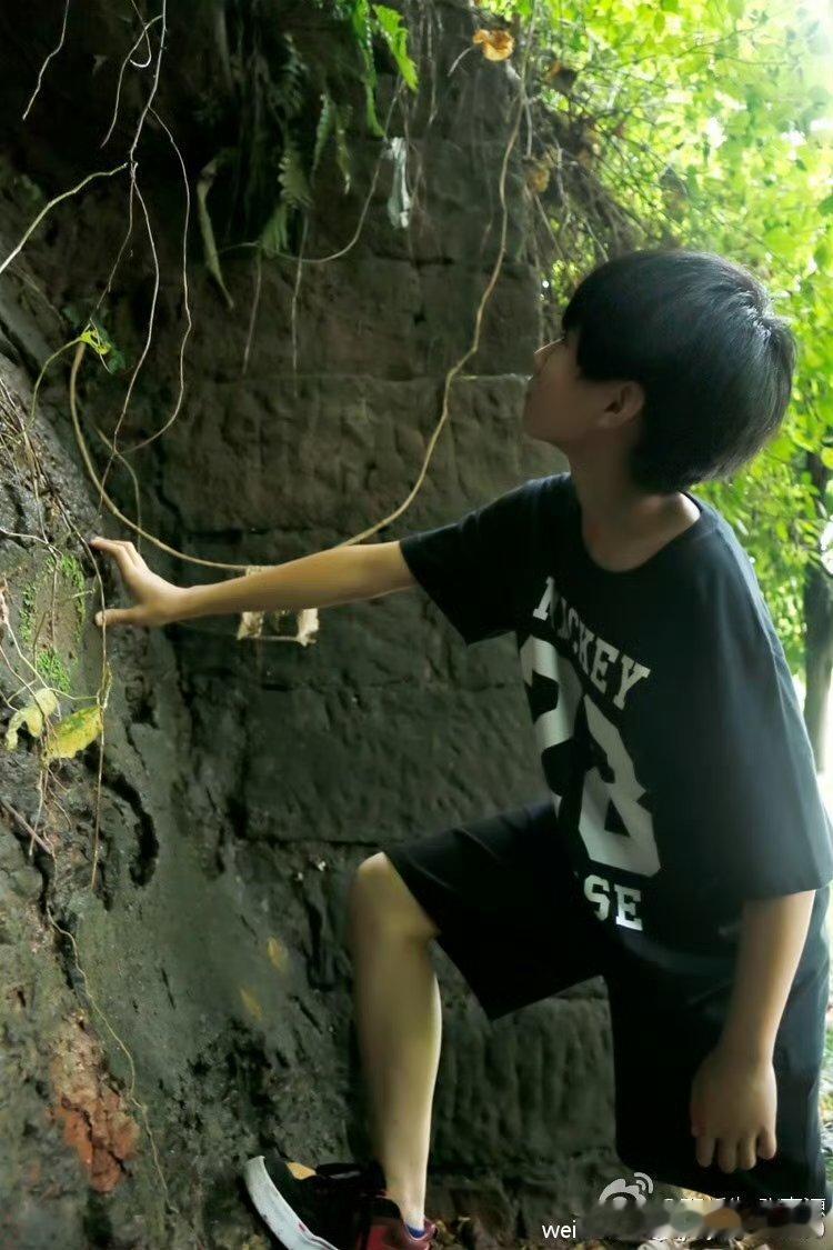 #张真源[超话]##张真源[超话]# 💚#张真源密室大逃脱#💚#张真源百度网盘代言人#

 未来如烟花般盛大美好
🌳【张真源】【张真源正能量偶像】【青年演员张真源】【张真源二代all绿】【张真源唱跳俱佳】【张真源live之神】【张真源核能高音大主唱】【张真源腹肌】【张真源帅】【 ​