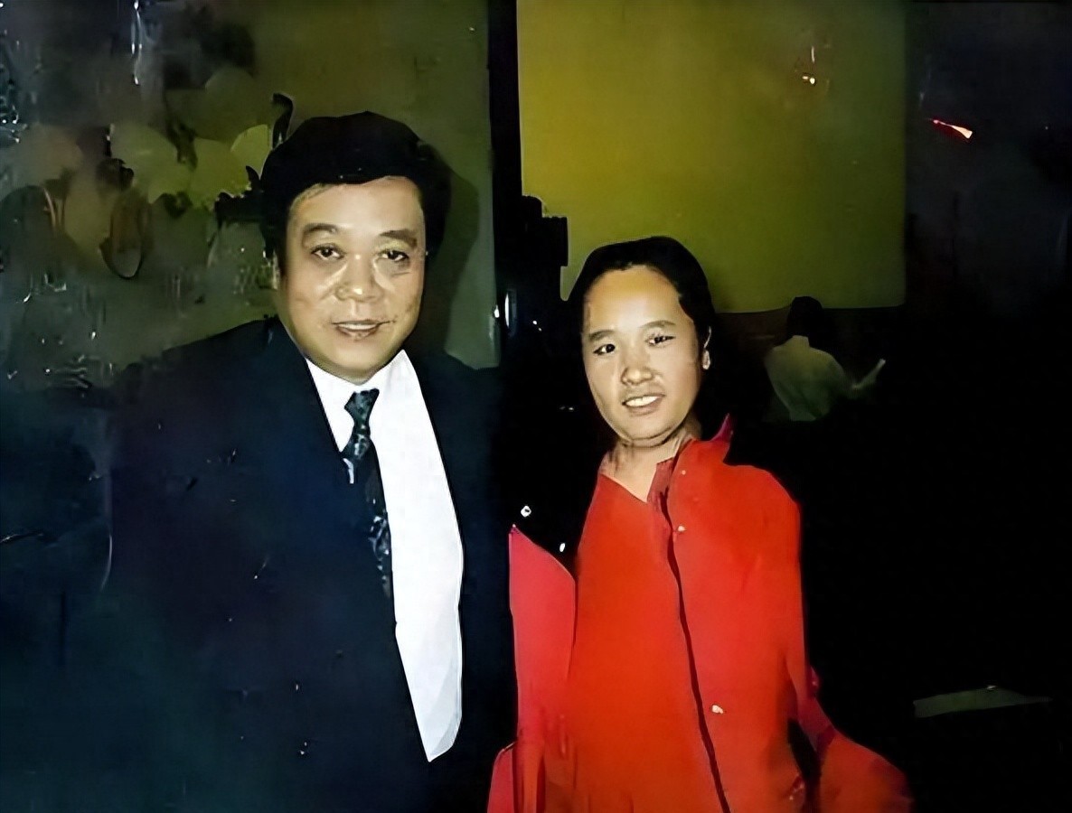 饶颖称赵忠祥有特殊癖好？21年后真相只剩一张裁定书

2005年1月18日下午，北京二中院一间安全法庭内，法槌落下——饶颖上诉的人身损害赔偿案，终审维持原裁定：证据不足，驳回。那天她没再出现在镜头前，也没人拍到她走出法院的样子。而赵忠祥照常在演播室里为一只刚破壳的海龟配音，声音沉稳，一字不抖。二十一
