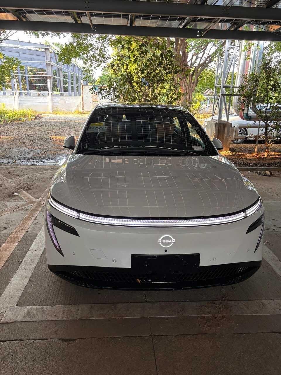 #你怎么看实体按键回归新规##超级车主# 新规强制保留实体按键，看似是一次设计回归，实则是汽车工业设计的一次重大进步，终结了多年来“重颜值、轻安全”的行业乱象，让座舱设计回归以人为本的初心。

此前全触控内饰泛滥，本质是营销导向的产物。车企通过删减物理按键，既能简化内饰结构、压缩生产成 ​