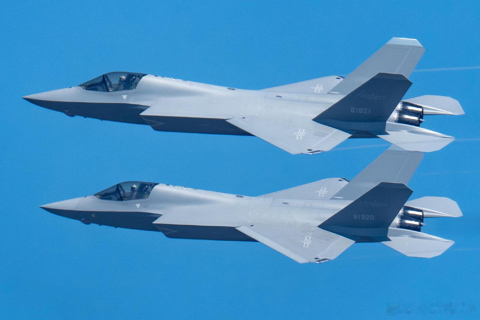 歼-35大批量产中#中国空军# ​