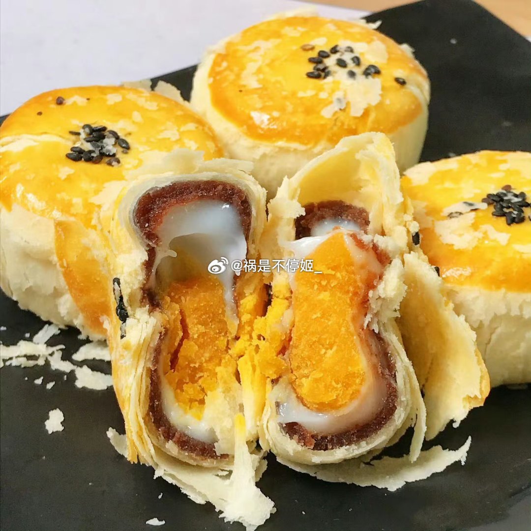 💝祸是不停姬 &amp; 9月互动榜好礼及规则

 ㋈互动榜我们不开玩具，开个不一样的。[送花花]
这个月从互动榜的前15名中选取3名送【蛋黄酥】
到手是一个礼盒装，共20枚。

活动时间：9月1日-9月30日
参与规则：每日互动及评论

互动礼物🎁

1.  月末互动榜前15名 选取3名 【蛋黄酥礼盒】
2.  有效互动选3 ​