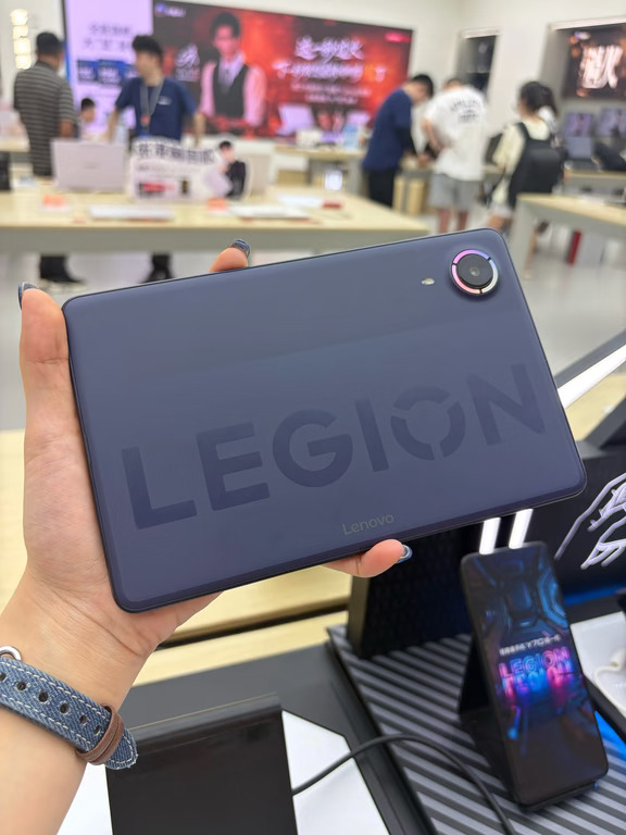 你怎么知道这是拯救者新品平板！Y700无极啊
